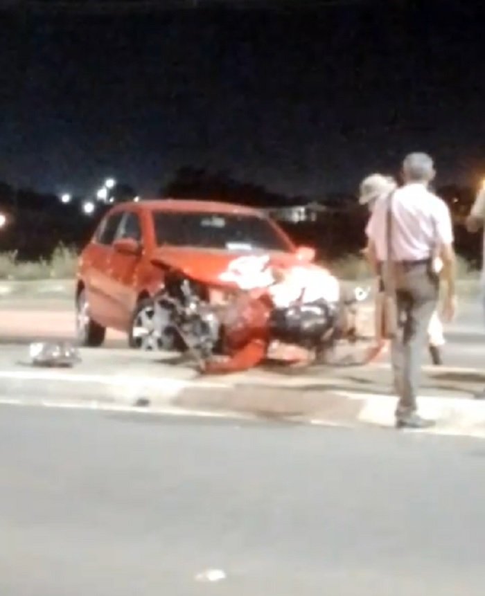 Acidente entre carro e moto deixa dois feridos na BA-210 em Juazeiro (BA)