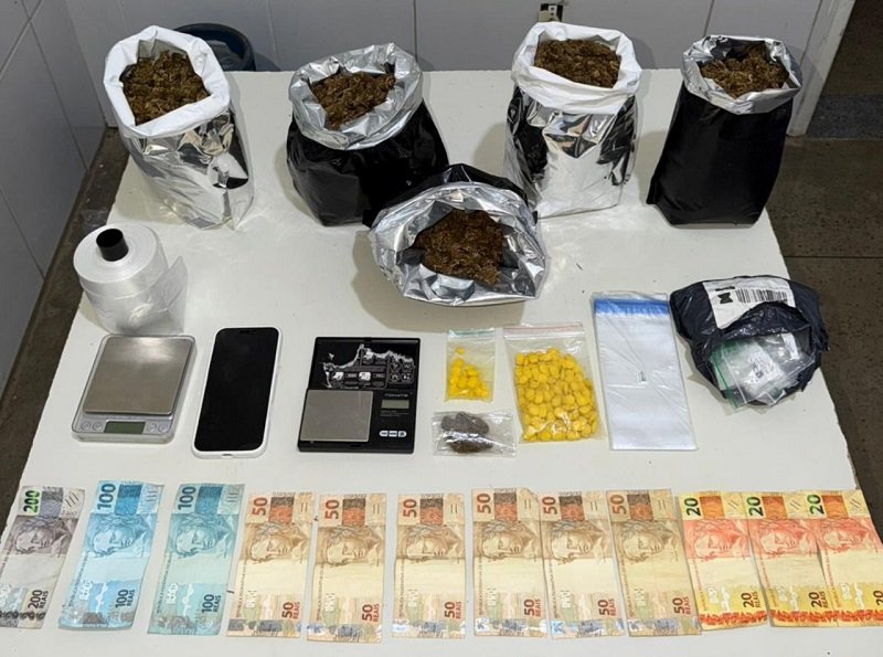 75ª CIPM apreende 100 comprimidos de ecstasy e 5kg de maconha em Juazeiro (BA)