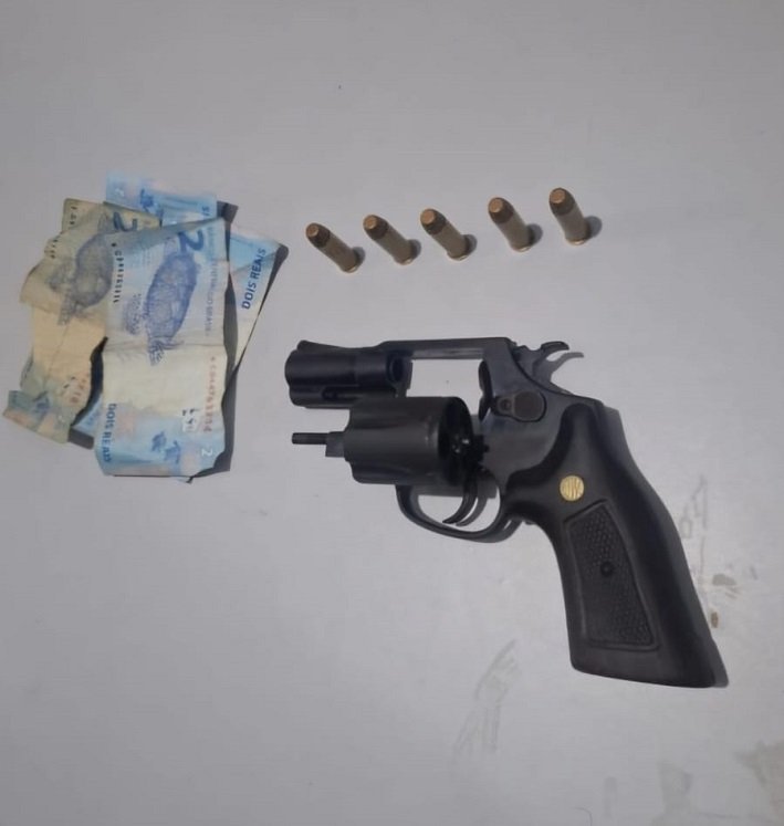 Petrolina (PE): 5ºBPM apreende arma de fogo com dois suspeitos no bairro João de Deus