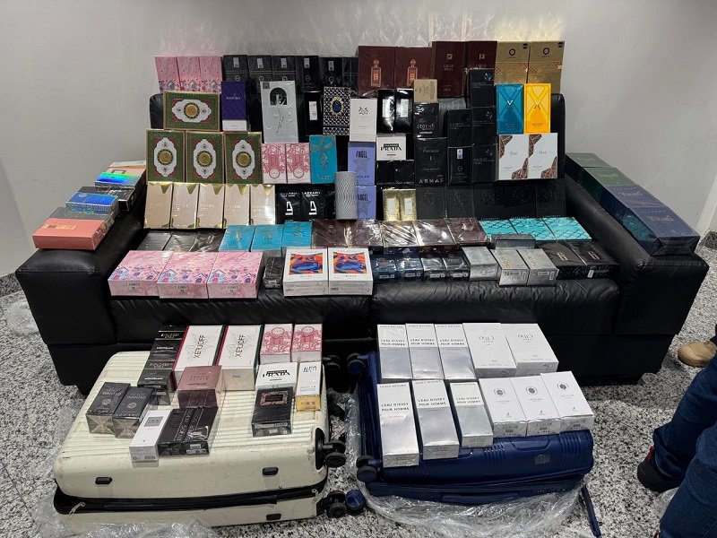 PF e Receita Federal apreendem perfumes importados avaliados em US$ 15 mil dólares no Aeroporto do Recife