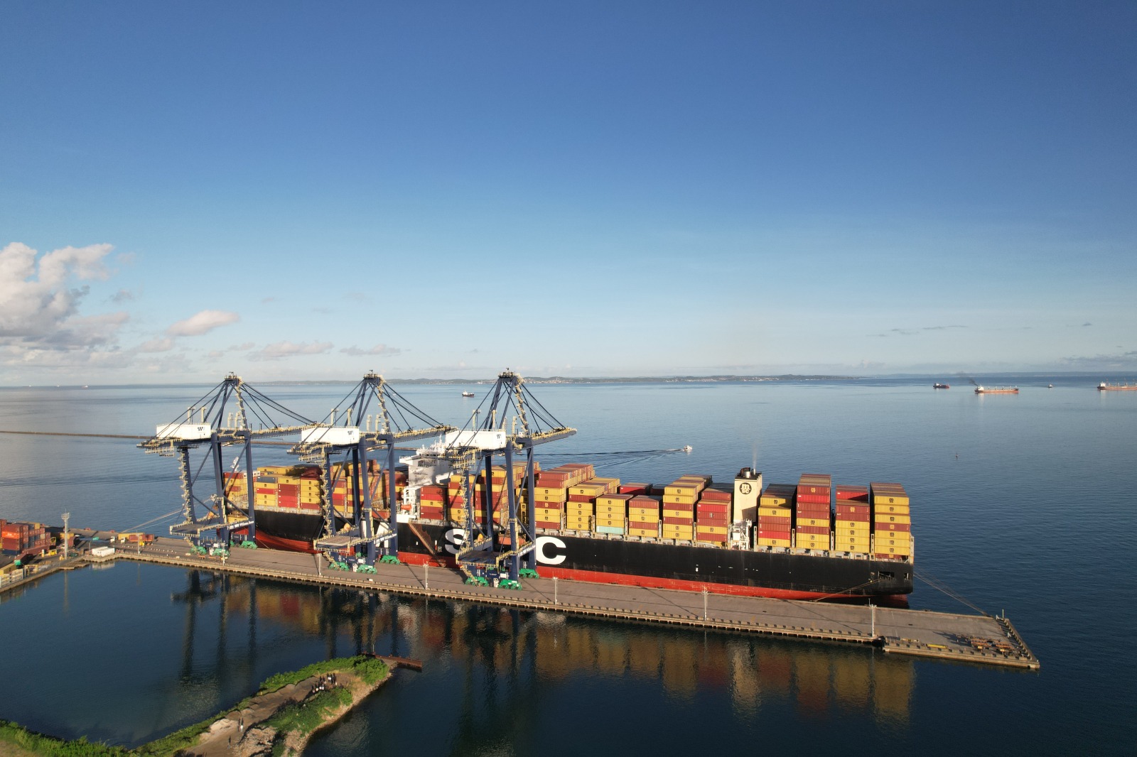 Bahia recebe navio com mais de 800 toneladas de materiais para início das obras da Ponte Salvador–Itaparica