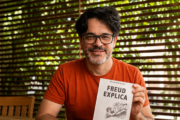 Psicanalista lança livro que usa Freud para rir (e refletir) sobre o cotidiano