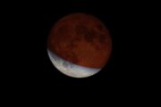Eclipse lunar vai encobrir mais de 96% da Lua e poderá ser visto a olho nu em todo o Brasil